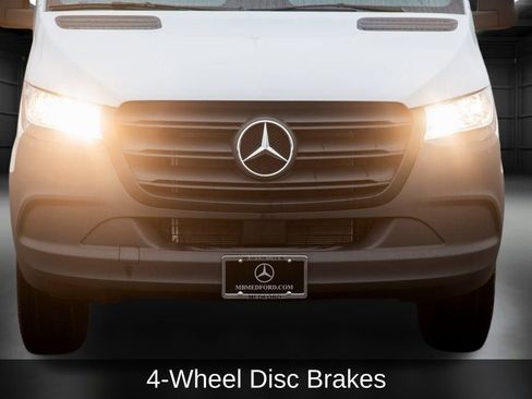 Used 2025 Mercedes-Benz Sprinter 2500 image 16