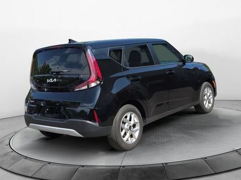 Used 2025 Kia Soul LX w/ LX Technology Package FWD image 5