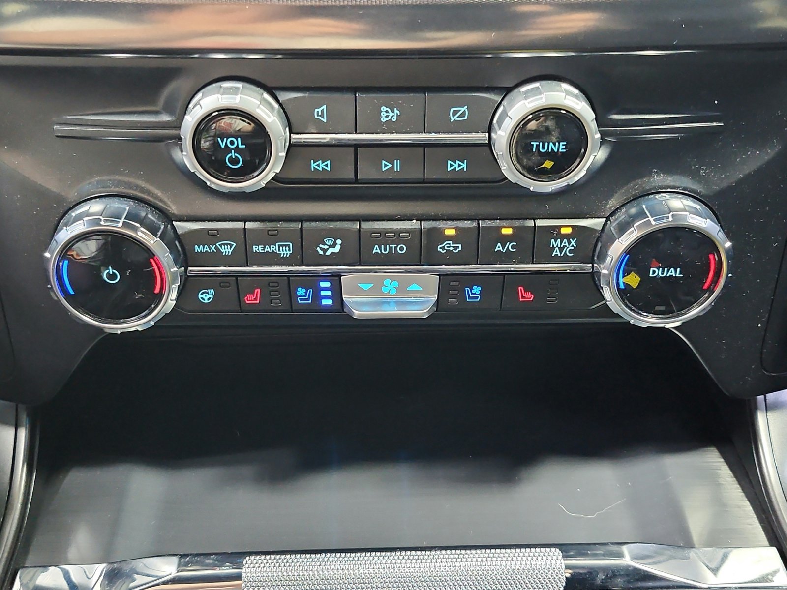Used 2024 Ford F150 Lariat AWD/4WD image 49