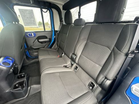 Used 2021 Jeep Gladiator Sport image 22