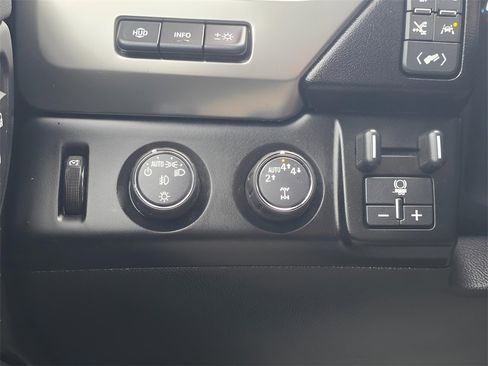 Used 2019 Chevrolet Tahoe Premier w/ Premier Plus Edition image 30