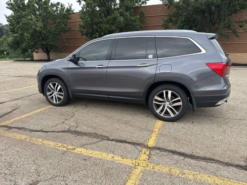 Used 2017 Honda Pilot Touring image 33