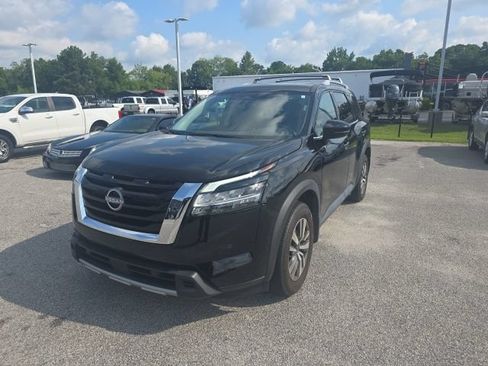 Used 2024 Nissan Pathfinder SL FWD image 6