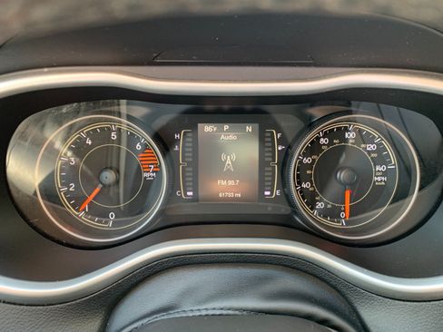 Used 2018 Jeep Cherokee Latitude Plus w/ Comfort/Convenience Group AWD/4WD image 16