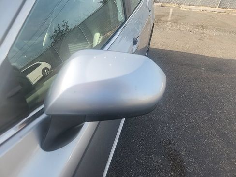 Used 2019 Toyota Camry SE w/ Carpet Mat Package FWD image 7