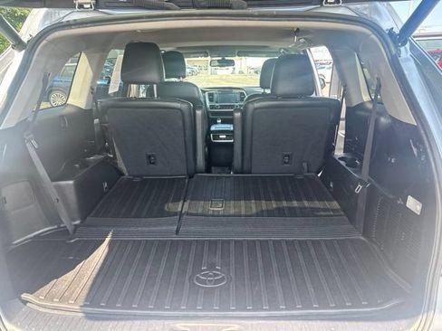 Used 2016 Toyota Highlander XLE AWD/4WD image 27