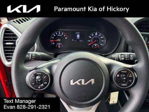 Used 2022 Kia Soul LX image 28