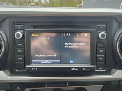 Used 2016 Toyota Tacoma SR5 w/ SR5 Appearance Package (SN) AWD/4WD image 18