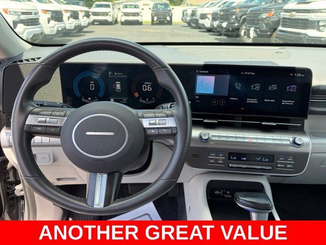 Used 2025 Hyundai Kona SEL FWD image 17