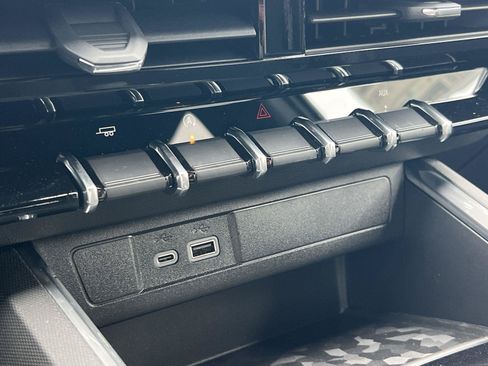 New 2026 GMC Canyon Elevation w/ LPO, Black Badging Package RWD image 20