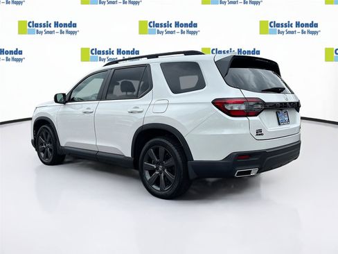 Certified 2025 Honda Pilot Sport image 5