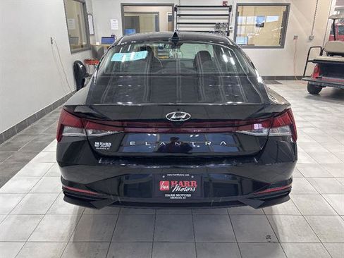 Used 2023 Hyundai Elantra SEL FWD image 3