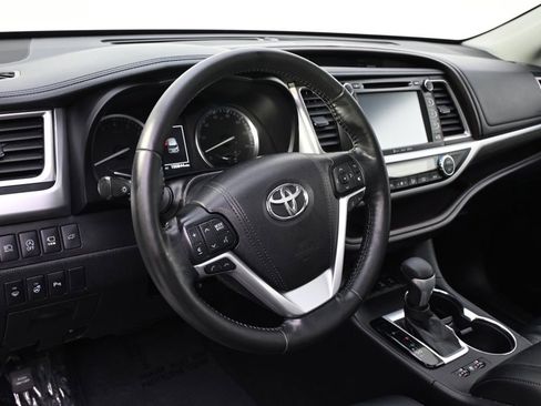 Used 2017 Toyota Highlander Limited Platinum w/ Protection Package #3 AWD/4WD image 11