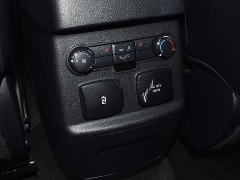 Used 2017 Ford Explorer Platinum AWD/4WD image 17