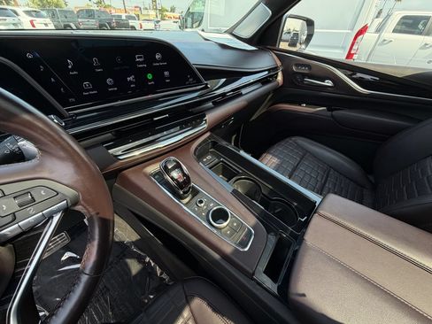 Used 2024 Cadillac Escalade V AWD/4WD image 30
