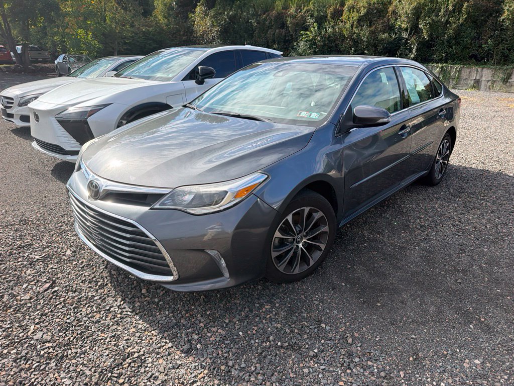Used 2017 Toyota Avalon XLE Premium w/ Protection Package FWD image 3
