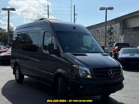 Used 2018 Mercedes-Benz Sprinter 2500 image 10
