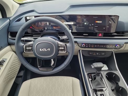 New 2026 Kia Carnival EX FWD image 19