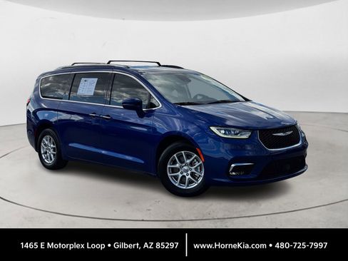 Used 2021 Chrysler Pacifica Touring-L w/ Uconnect Theater Family Group image 1