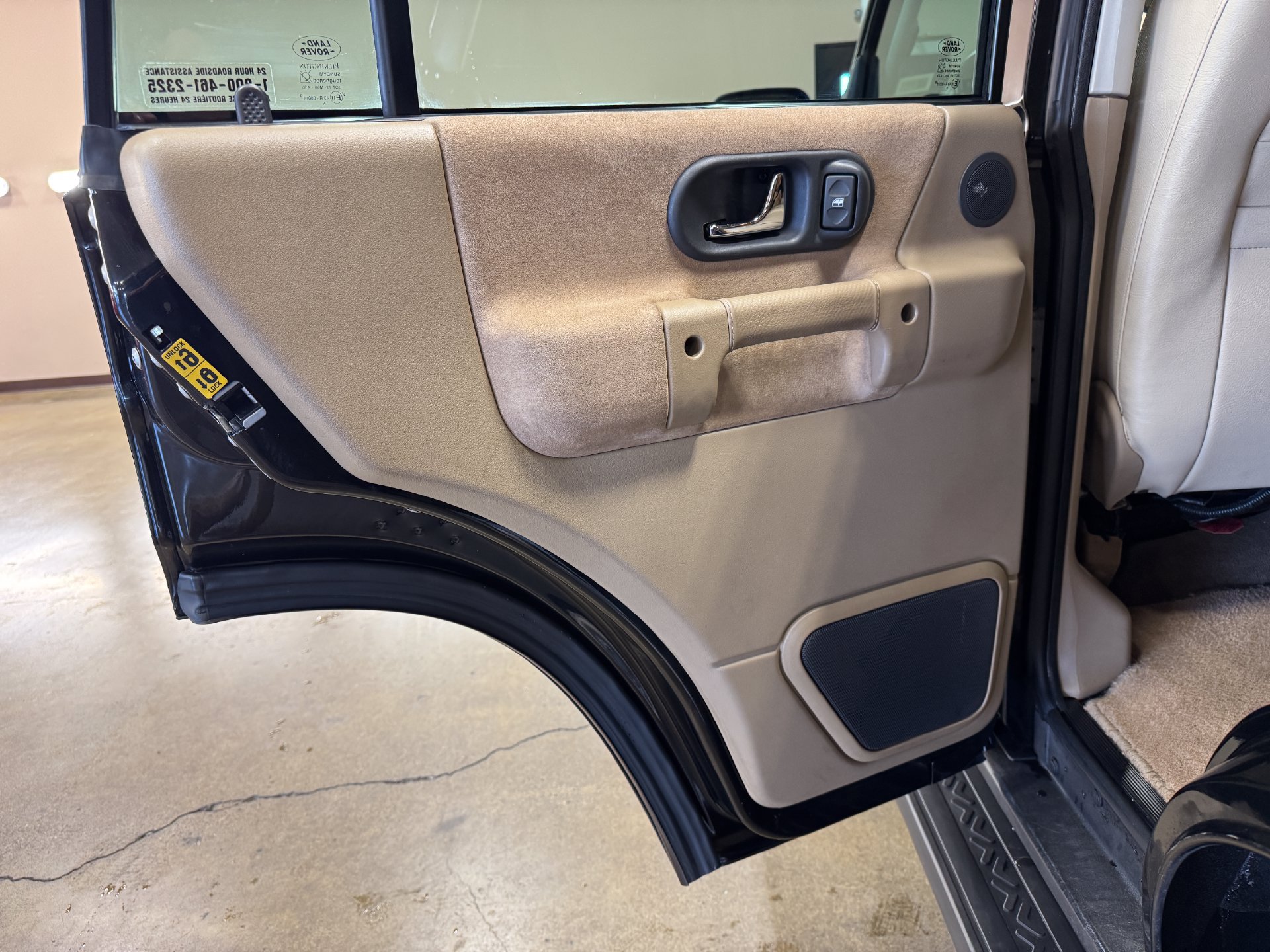 Used 2000 Land Rover Discovery AWD/4WD image 55