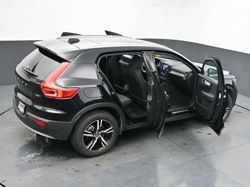Used 2025 Volvo XC40 B5 Core AWD/4WD image 47