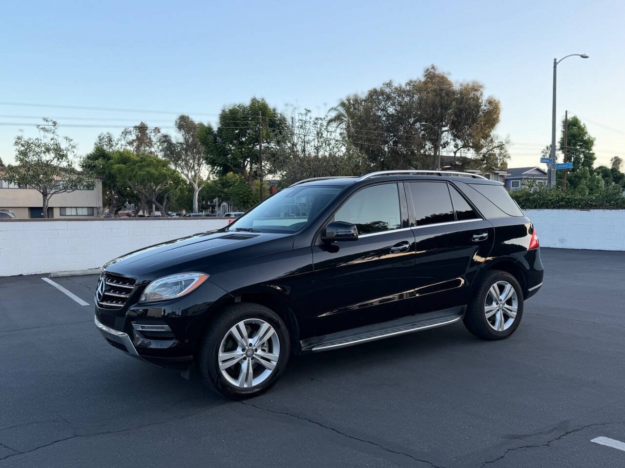Used 2015 Mercedes-Benz ML 350 4MATIC w/ Premium 1 Package image 6