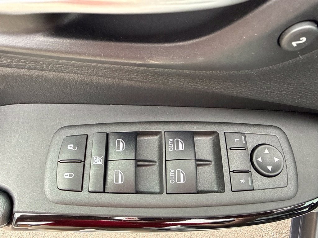 Used 2023 Jeep Cherokee Altitude Lux w/ Lux Elite Package AWD/4WD image 28