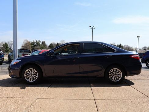 Used 2017 Toyota Camry LE image 3