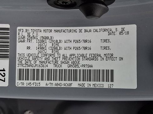 Used 2018 Toyota Tacoma TRD Off-Road AWD/4WD image 27
