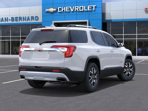 Used 2023 GMC Acadia SLE w/ Driver Convenience Package FWD image 17