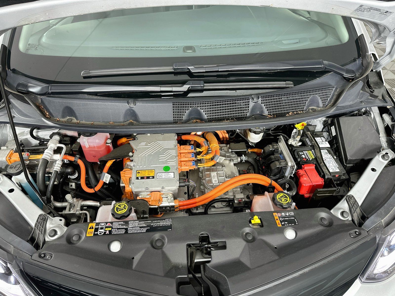 Used 2019 Chevrolet Bolt Premier w/ Infotainment Package FWD image 30