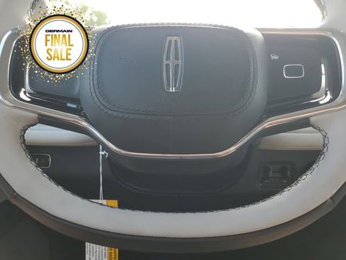 New 2025 Lincoln Navigator Reserve image 21