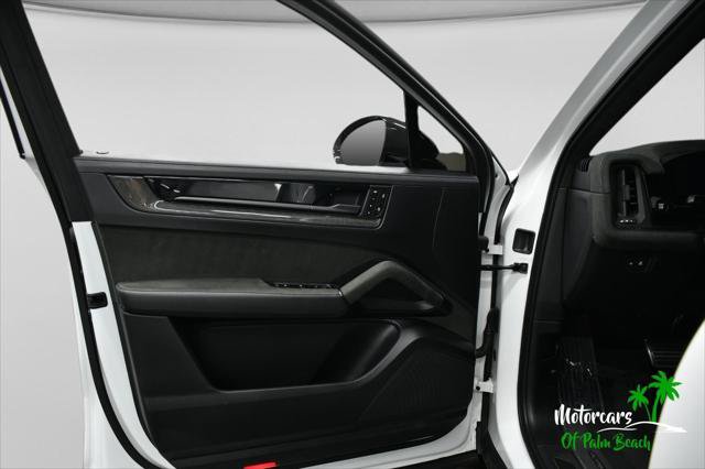 Used 2024 Porsche Cayenne Turbo GT AWD/4WD image 30