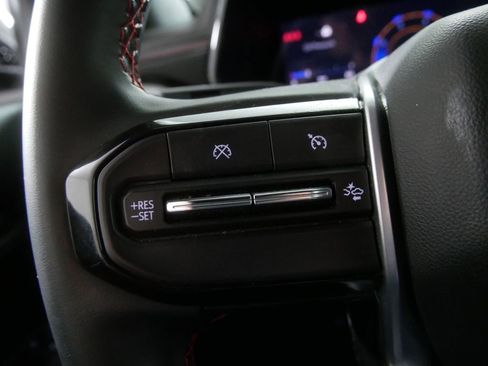 Used 2024 Chevrolet Colorado Z71 w/ Z71 Convenience Package 2 AWD/4WD image 20
