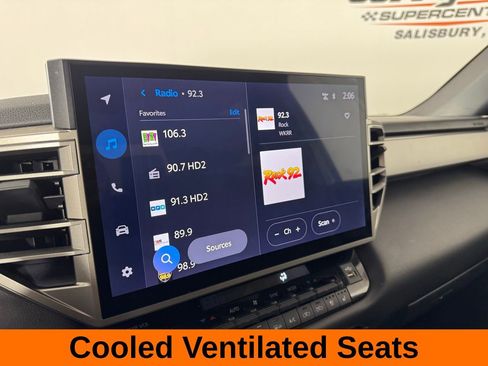 Used 2025 Toyota Tundra Limited image 13