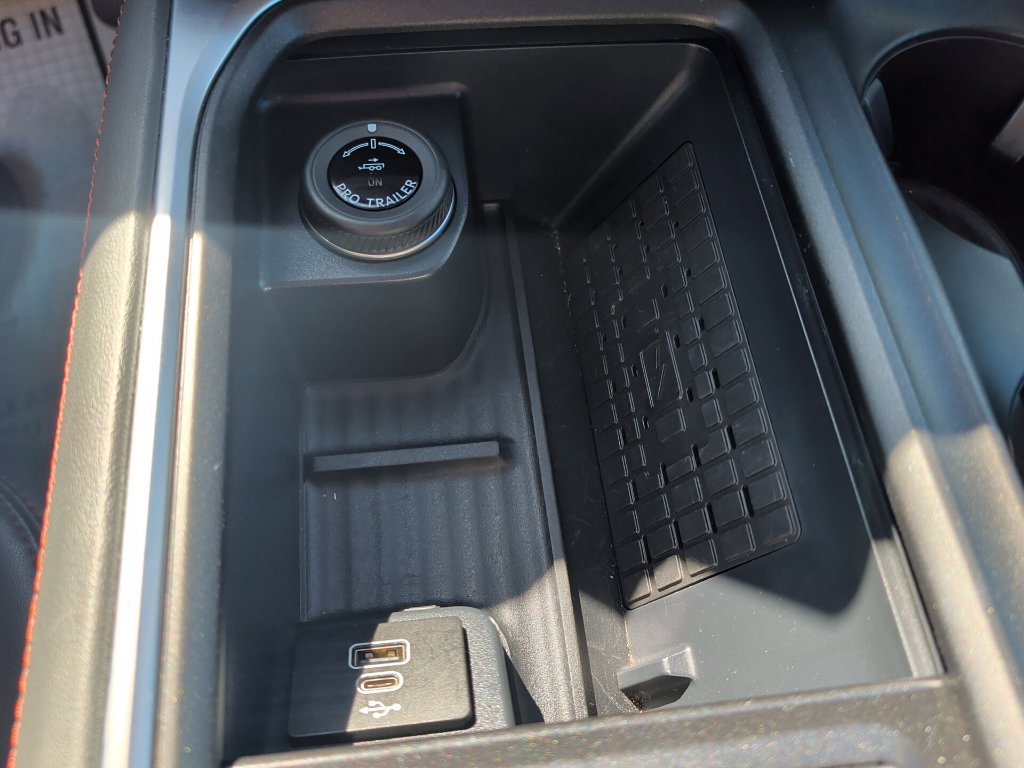 Used 2025 Ford Expedition Active RWD image 18