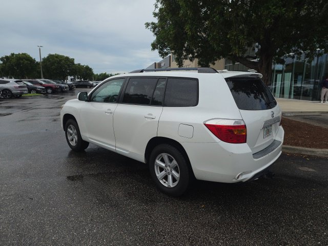 Used 2010 Toyota Highlander SE FWD image 7