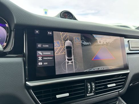 Used 2021 Porsche Cayenne S image 15