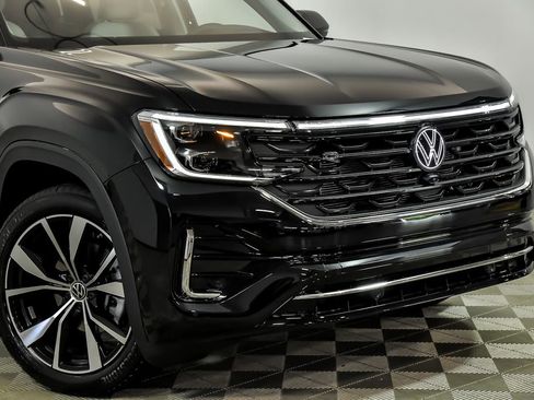 New 2026 Volkswagen Atlas SEL Premium R-Line AWD/4WD image 2