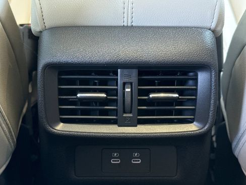 Certified 2025 Nissan Murano SL w/ Cargo Package AWD/4WD image 17