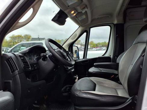Used 2025 RAM ProMaster 2500 w/ Convenience Group FWD image 17