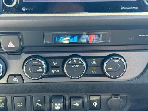 Used 2021 Toyota Tacoma TRD Off-Road w/ Technology Package AWD/4WD image 25