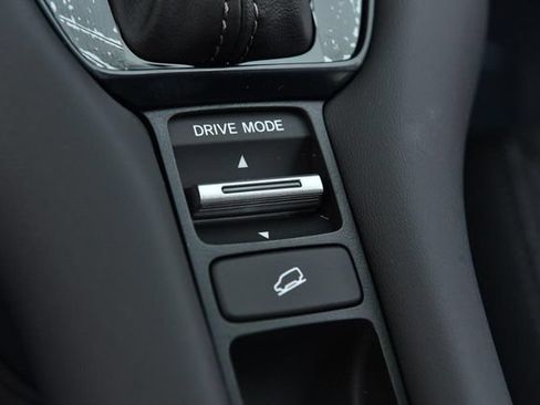 New 2027 Honda HR-V LX image 16