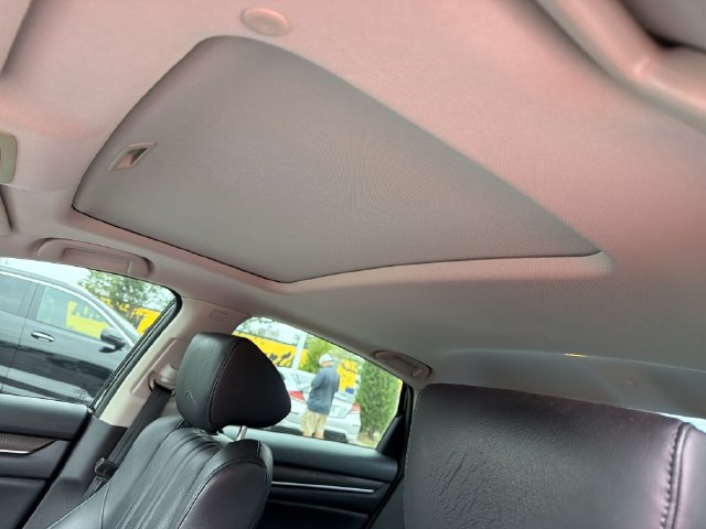 Used 2018 Honda Accord Touring image 18