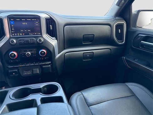 Used 2021 GMC Sierra 1500 SLT image 25