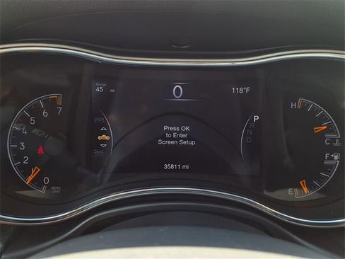 Used 2022 Jeep Grand Cherokee Laredo X image 11