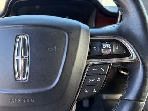 Used 2022 Lincoln Nautilus Reserve image 21