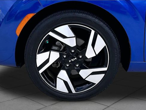 Certified 2024 Kia Soul GT-Line w/ Option Group 020 FWD image 11