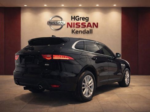 Used 2020 Jaguar F-PACE Prestige image 7