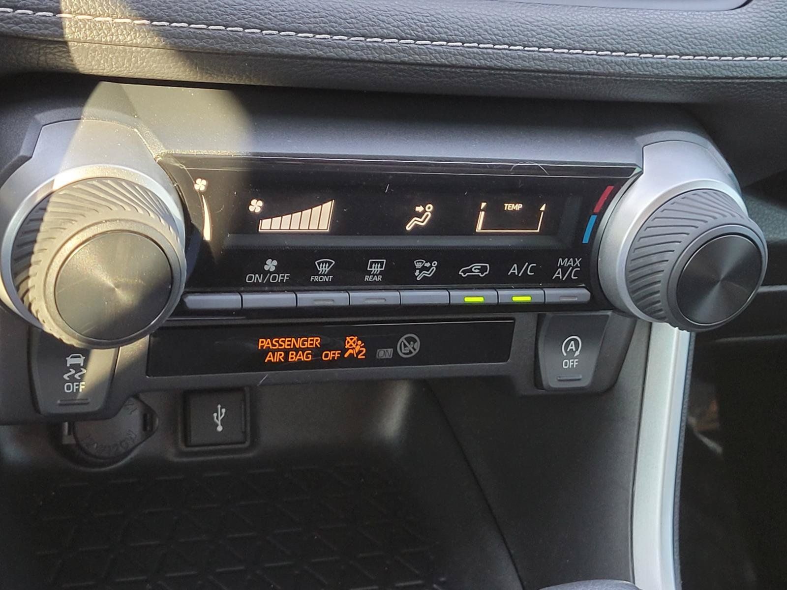 Used 2022 Toyota RAV4 LE AWD/4WD image 15